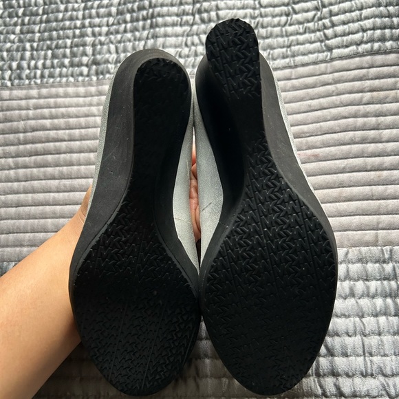 Michael Kors Women Peep Toe Wedge - Picture 3 of 6